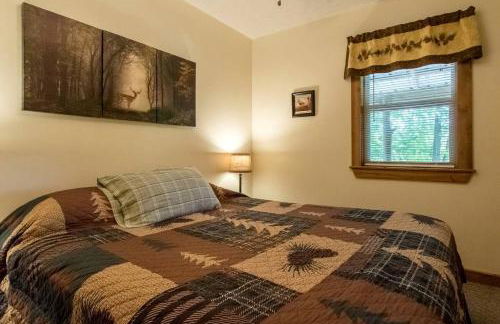 Cabin in the woods w/ WIFI close to Monongahela National Forest - Foto 11