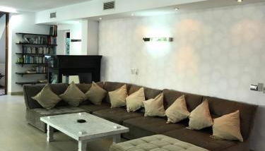 Villa with Heated Pool and Jacuzzi close to Puerto Banus and Beach - Photo 5