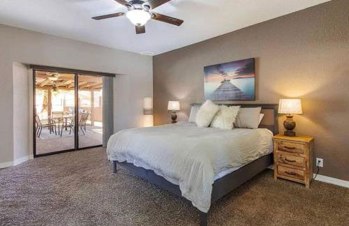 Spacious 3 BR with Pool Minutes Away from Lake - Foto 7