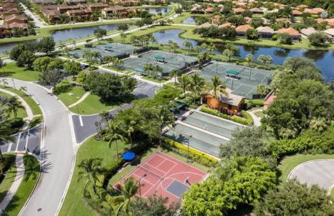 Pool Home in Gated Community - Foto 24