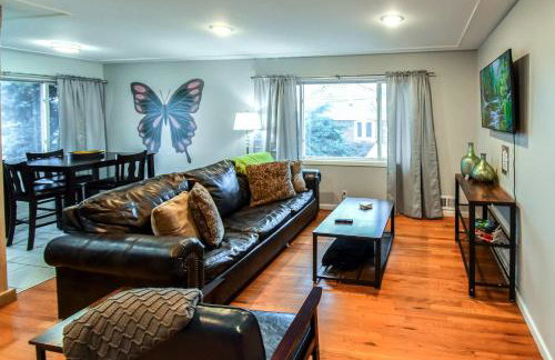Enchanting Upper Unit with City Charm - Foto 44