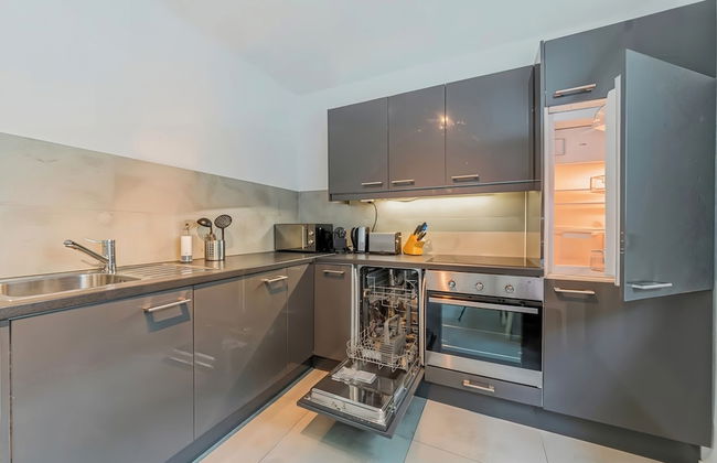 Cozy Stylish Berlin Apartment With 2 Bedrooms - Photo 6