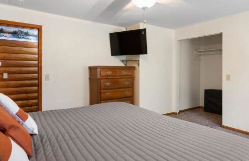 Fife Lake Lodge 2BR with Kitchen & Lake Views - Foto 24