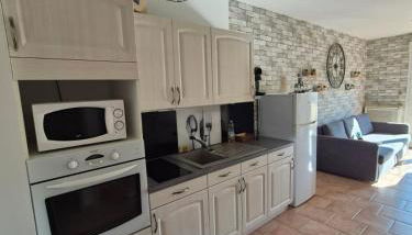 Appartement T2 avec terrasse - Foto 2, stove, toaster