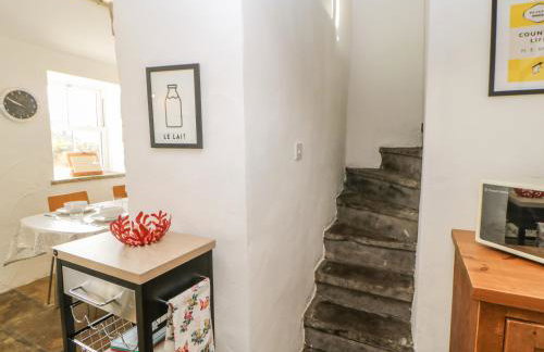 East House - Photo 15