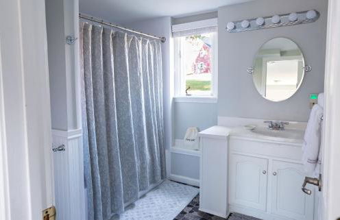 Exceptional Contemporary Retreat with 4 King Beds in Mystic CT - Foto 5