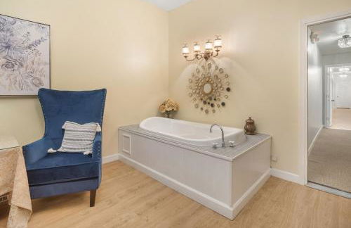 6 Private Suites! Game Room, Living Room-The Beland Mansion - Foto 11