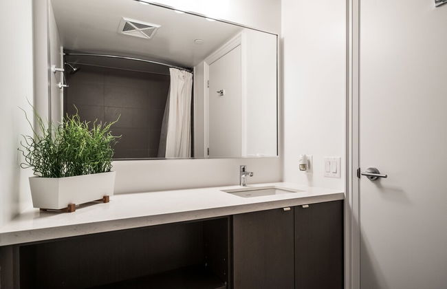 QuickStay - Luxury Executive in Yorkville (Yonge & Bloor) - Photo 17