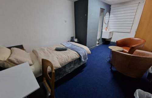 Room near East Midland Airport 6 - Photo 4