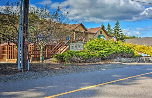 Large Deck and Resort Amenities Lake Ariel Retreat - Foto 36