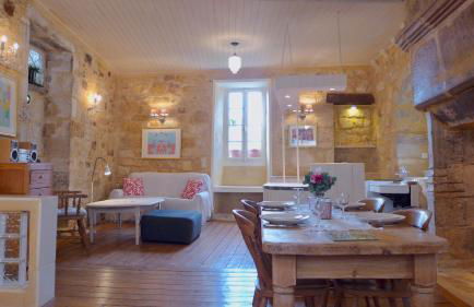 Rue Bertrand de Got - Foto 1