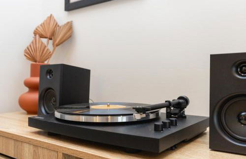 Parking! Hot tub! 10 min walk to beach - Foto 22