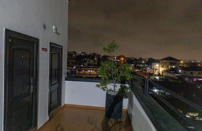 Executive Three Bedroom Furnished Apartment - Foto 25