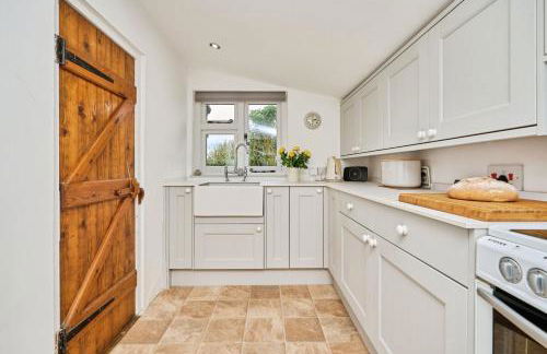 Sixpenny Cottage - Photo 8