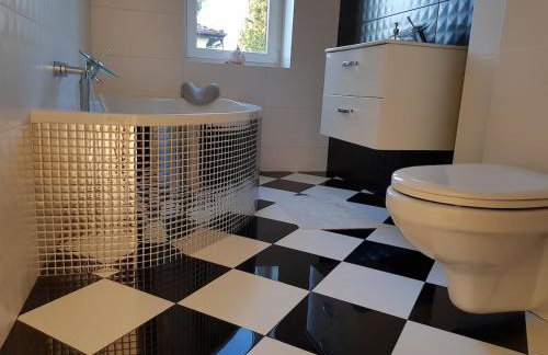 White House Izabelin Family SPA House near Warsaw - Foto 17