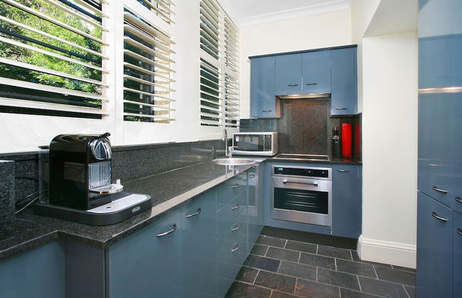 Art Deco in the Cul-de-Sac - Photo 3