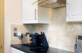 Deluxe 1 Bed Versace Hot Tub Sky TV Cinema Screen - Foto 10