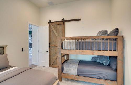 Chic Utah Getaway with Fireplace, Sauna and 2 Decks! - Photo 15