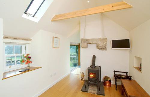 Tullibole Castle Longhouse - Photo 3