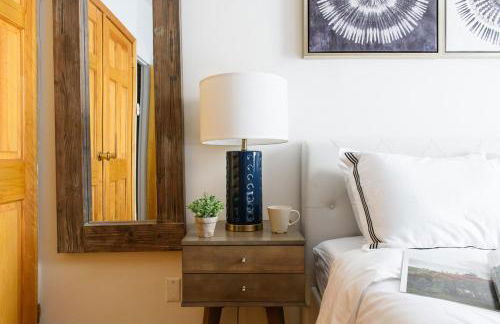 26-4B Newly Furnished 1BR W D Courtyard - Foto 16