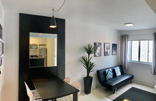 1103- Apartamento Encantador, amplo e decorado, mobiliario moderno, cozinha completa com utensílios , Excelente vista da cidade e localização privelegiada no bairro Bigorrilho - Photo 1