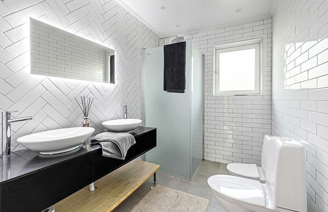 Modern Villa With Jacuzzi - Photo 7