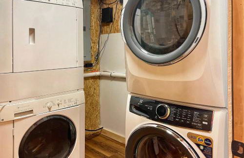 Adirondack Mountain Cabin with Hot Tub, Near Whiteface, Lake Placid, Fire Pit, Game Rm - Foto 33