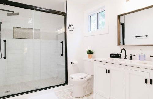 Newly Renovated! Beautiful home with game room. - Foto 39