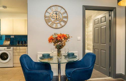 Free Parking New Modern Gem in Harrow - Photo 4