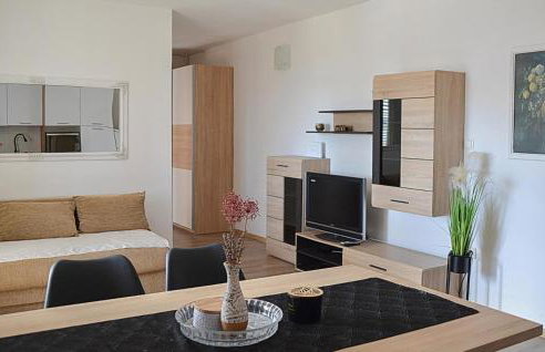 1 Bedroom Stunning Apartment In Nevidane - Foto 13
