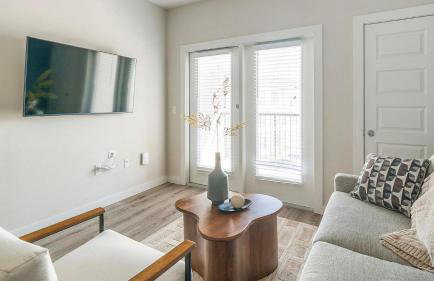 Landing Stunning 1BD Pool Clubhouse - Photo 2