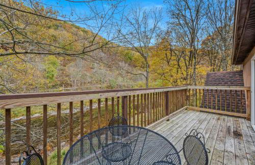 River Time Cabin - Riverfront, Hot Tub, Screen Porch, Fishing, Games, View, 3 King Beds - Photo 69