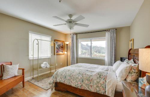 Hot Tub and Balcony Rainbow Retreat Near Wineries! - Foto 18