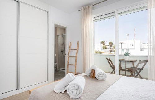 CASA LA PLAYA-CONIL Vacaciones de Lujo en Conil con Todas las Comodidades NETFLIX-HBO-DISNEY-CANALES DE FUTBOL-WIFI ALTA VELOCIDAD-SMART TV 65"-ALEXA - Foto 35