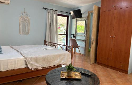 Akrotiri Rooms - Photo 13