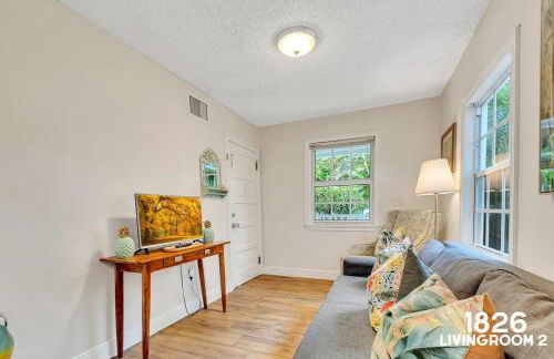 3 Home 12 bedroom compound with Pool and BBQ sleeps 24 - Foto 53