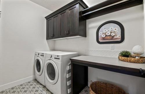 Relaxing Sauna Retreat Fire Pit and Swing Set - Foto 35