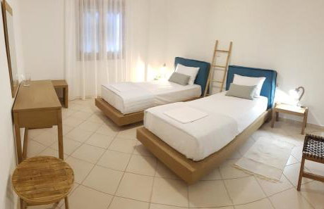 Byron House - Photo 9