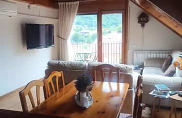 CAMBRA APARTAMENT, Dúplex acogedor en el coraón de El Pont de Suert - Photo 3