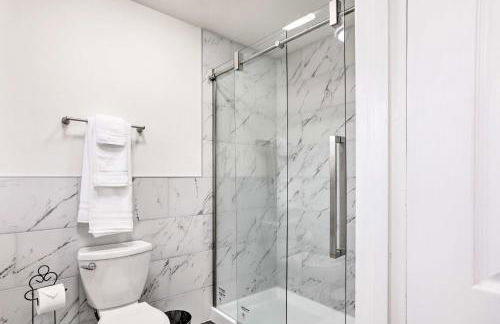 Relax Fireside and Play Pool! Home 4 Mi to Dtwn Reno - Foto 20