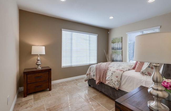 Beautiful Backyard Oasis 5 bedroom 3 Bathroom Home - Foto 6