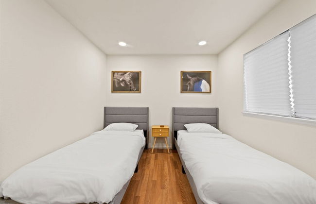 Delightful 4BR Home Nr Downtown Reno w Fireplace - Foto 14