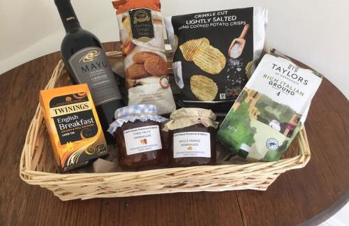 Coach House Wroxham Holiday Cottage - Photo 9