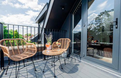 Superb Top Floor 1-Bedroom Flat With Charming Two Balconies - Foto 1