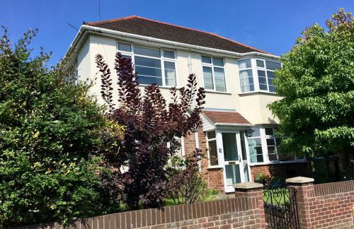 4 Bedroom House By Your Stay Solutions Short Lets & Serviced Accommodation Southampton With Terrace & Garden - Foto 3