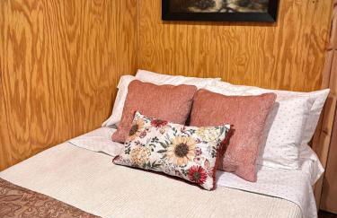 Enchanted Hollow- Cozy, Romantic Woodland Getaway - Photo 46