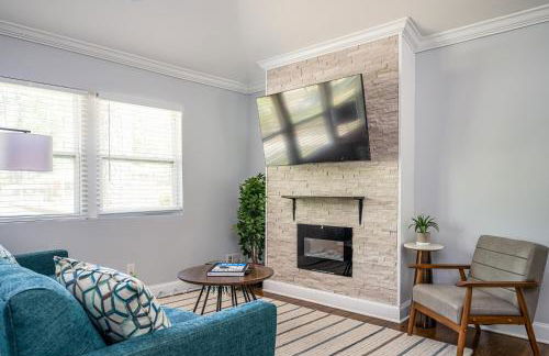 NEW Spacious Decatur Oasis w Fire Pit, Mins to ATL - Foto 1