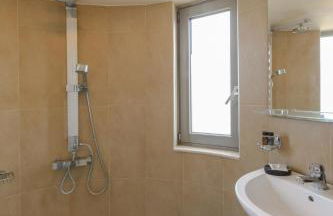 Villa Serenity - With Private Heated Pool - Foto 41