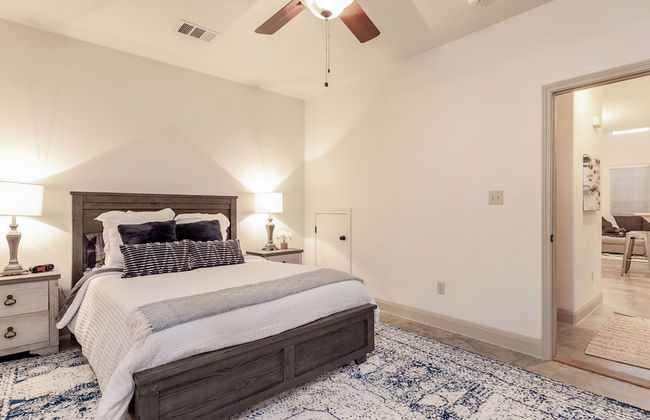 Upstay-2-Home Complex for 18ppl - Photo 2