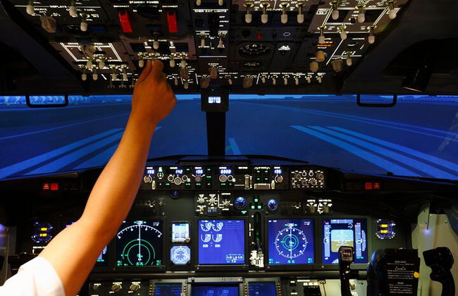 Expérience de simulateur de vol HI SPEED 30 minutes à Turin - Photo 3